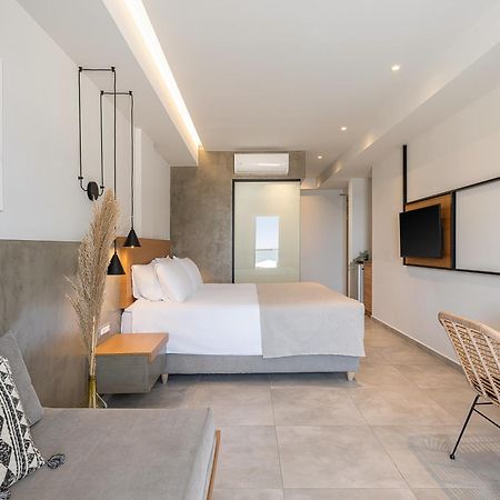 Alexia Beach Hotel Agia Marina  ภายนอก รูปภาพ