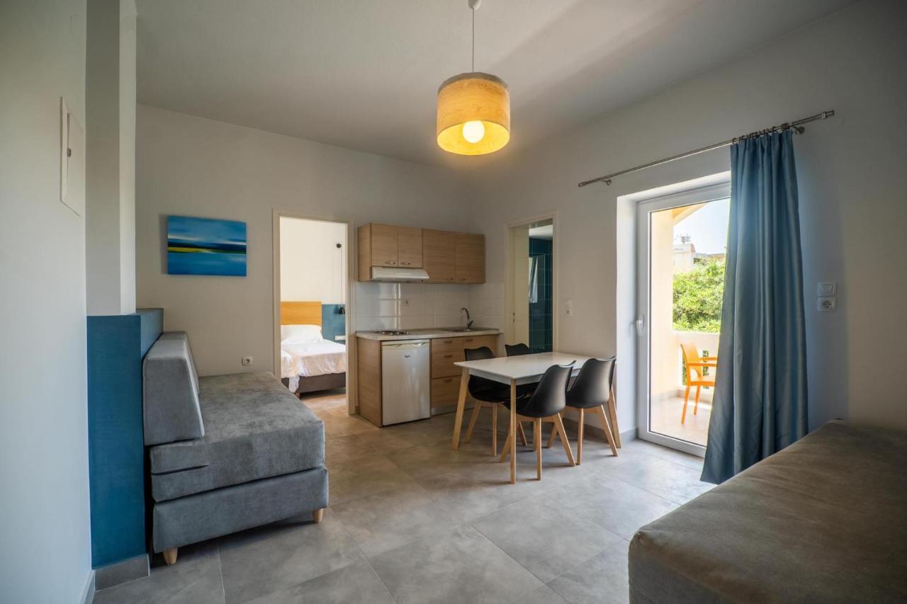 Alexia Beach Hotel Agia Marina  ภายนอก รูปภาพ