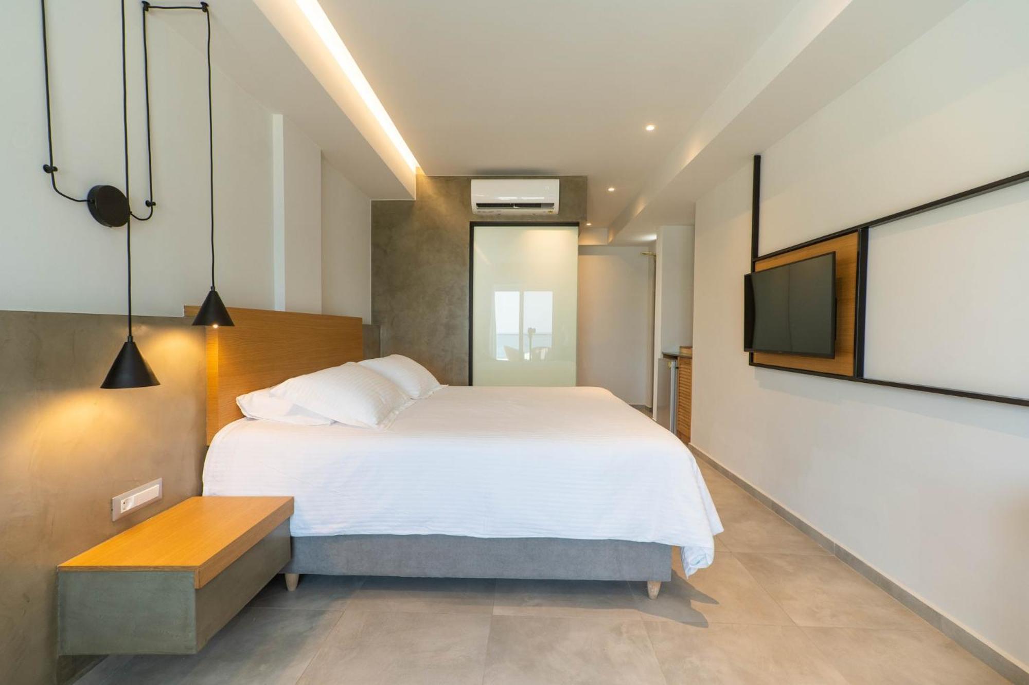 Alexia Beach Hotel Agia Marina  ภายนอก รูปภาพ