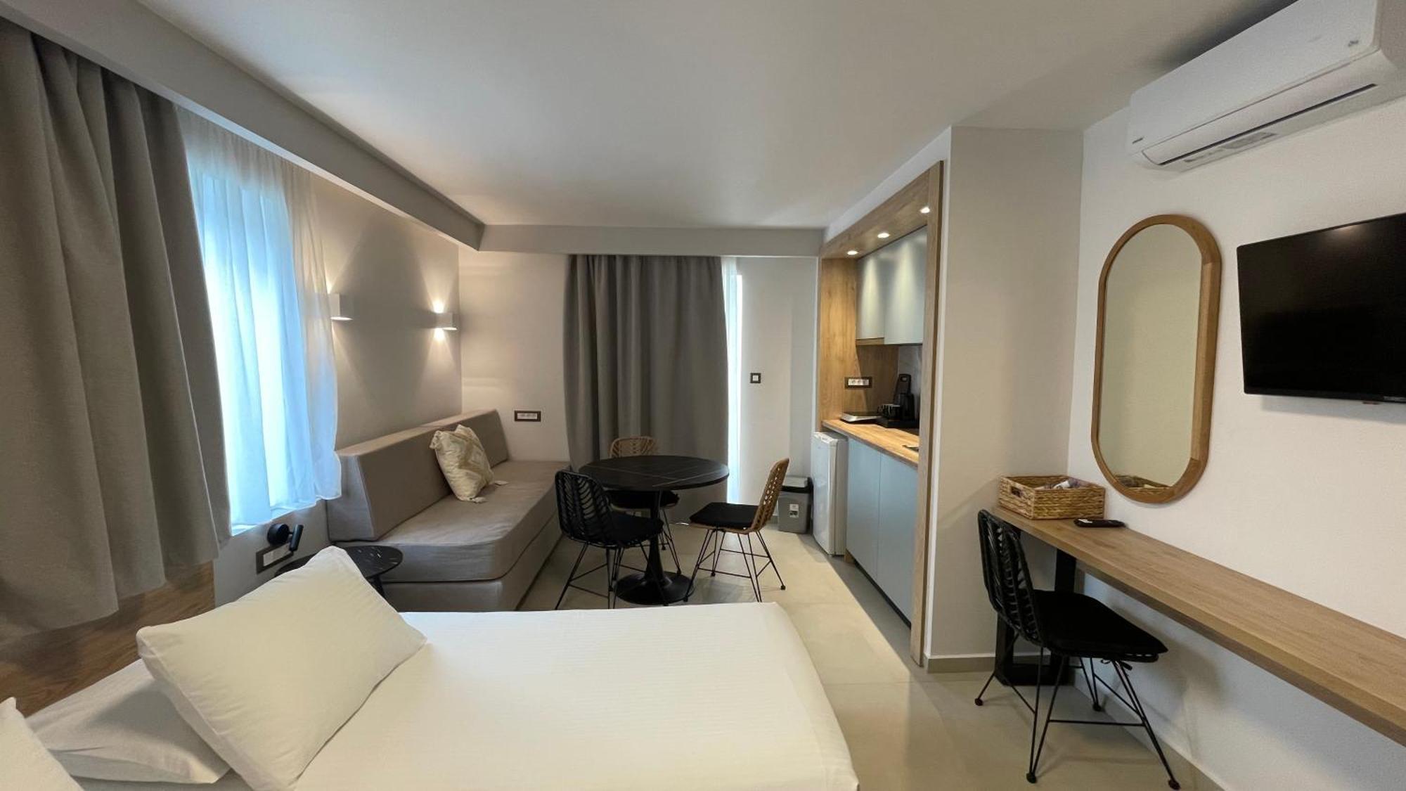 Alexia Beach Hotel Agia Marina  ภายนอก รูปภาพ