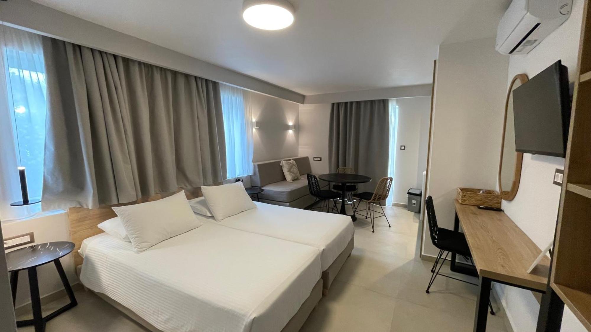 Alexia Beach Hotel Agia Marina  ภายนอก รูปภาพ