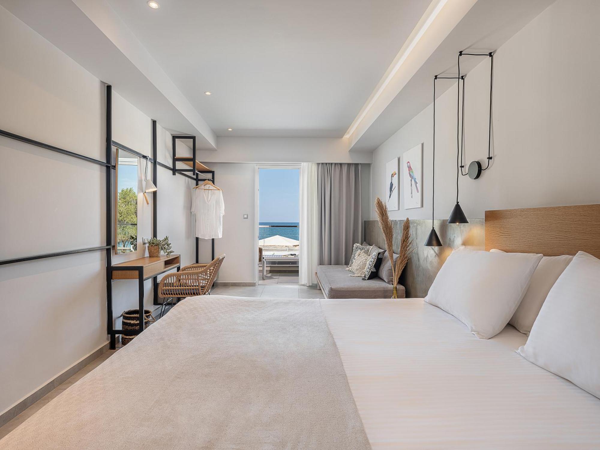 Alexia Beach Hotel Agia Marina  ภายนอก รูปภาพ