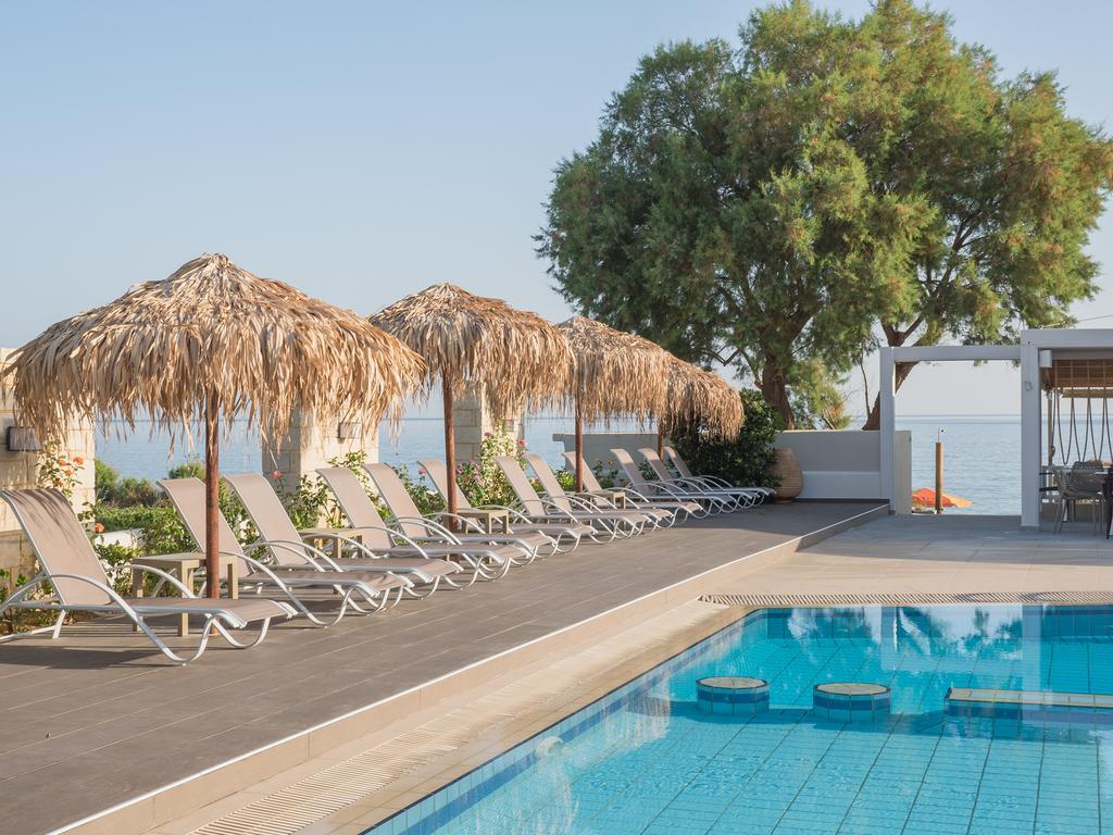 Alexia Beach Hotel Agia Marina  ภายนอก รูปภาพ